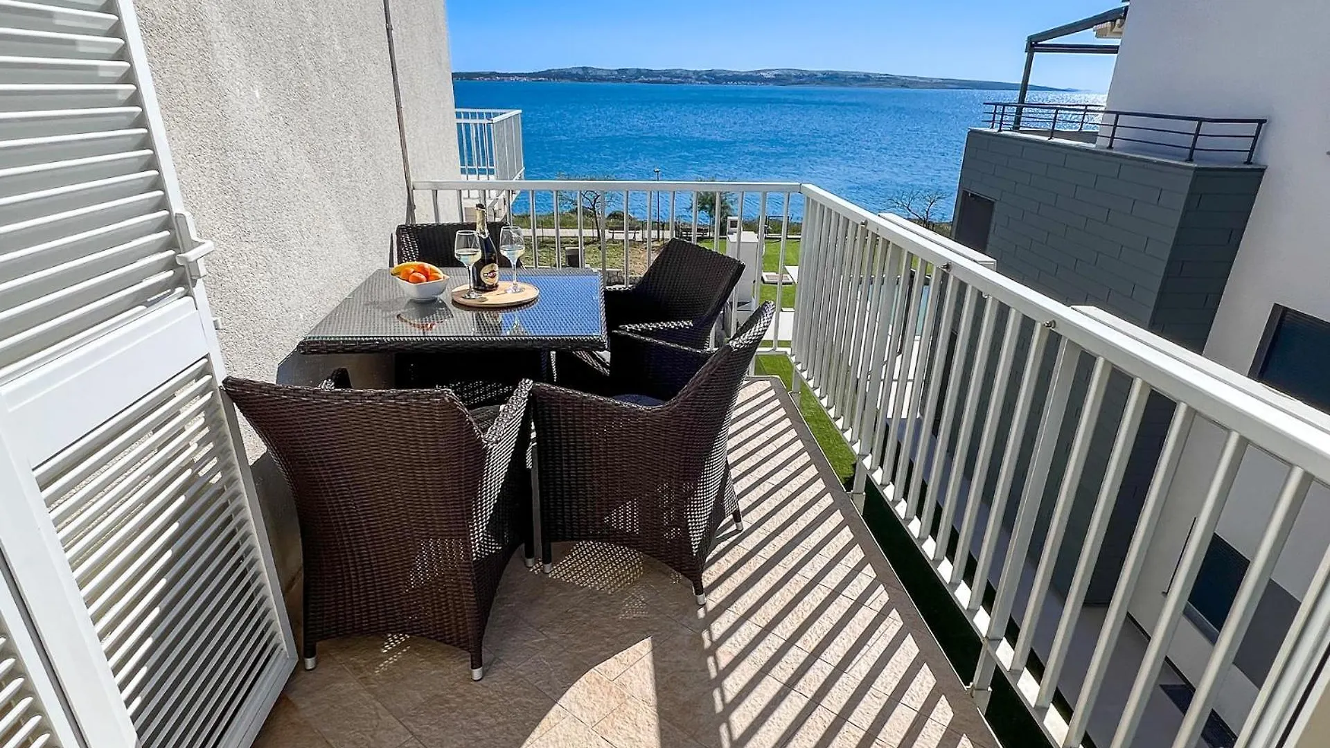 Sky-Apartment Povljana 0*,  Croatia