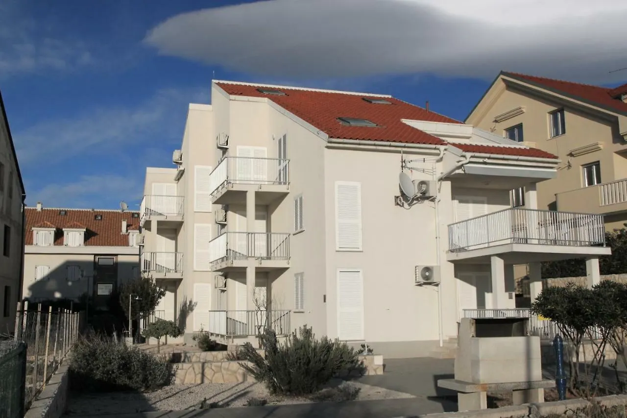 Sky-Apartment Povljana 0*,  Croatia